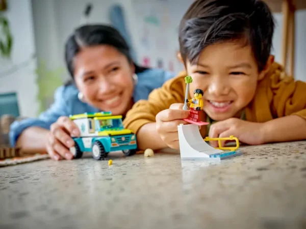 LEGO® Emergency Ambulance and Snowboarder - 60403 - Image 7