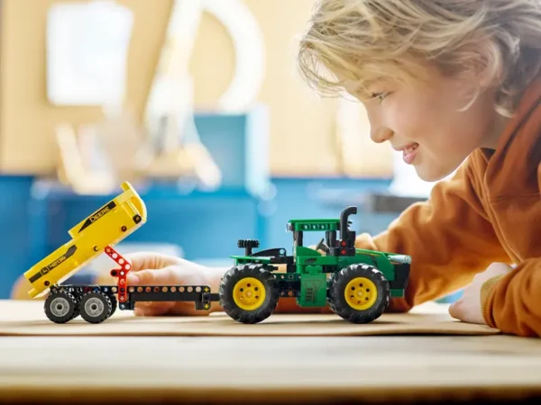 LEGO® John Deere 9620R 4WD Tractor - 42136 - Image 5